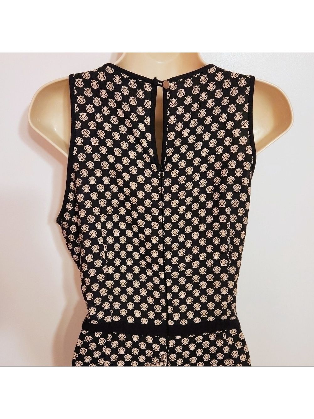 Forever 21 Fleur-de-lis Floral Romper Navy Beige Large - Picture 6 of 12